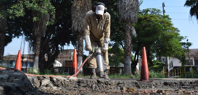Plan bacheo en Cali tiene v�a libre con la compra de 4.800 metros c�bicos de asfalto