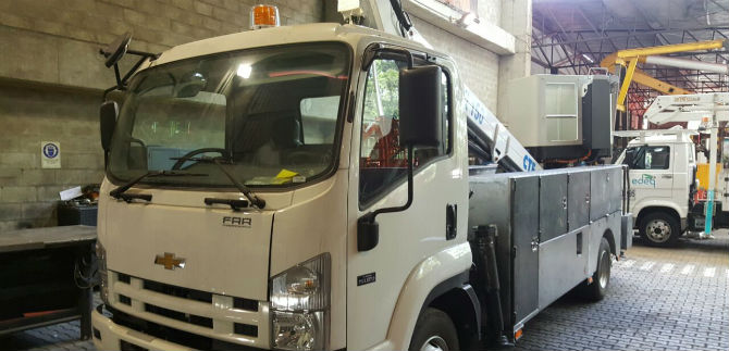 Gr�a tipo canasta reforzar� labores de semaforizaci�n en Cali