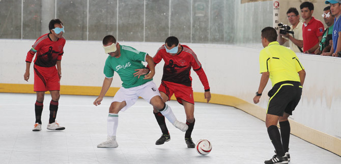 Se realiza en Cali Torneo de f�tbol 5 para personas con discapacidad visual