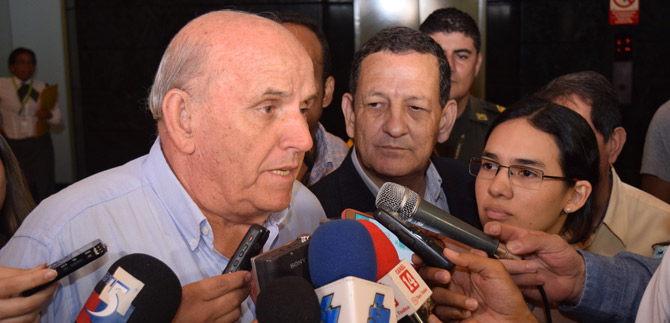 Alcalde Maurice Armitage y su gabinete felicitan a los periodistas en su d�a