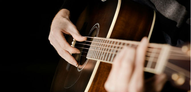 La guitarra de Mill�n, invitada al jueves del Sam�n
