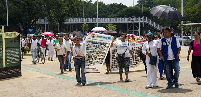 Marchantes por las v�ctimas buscan dejar huella