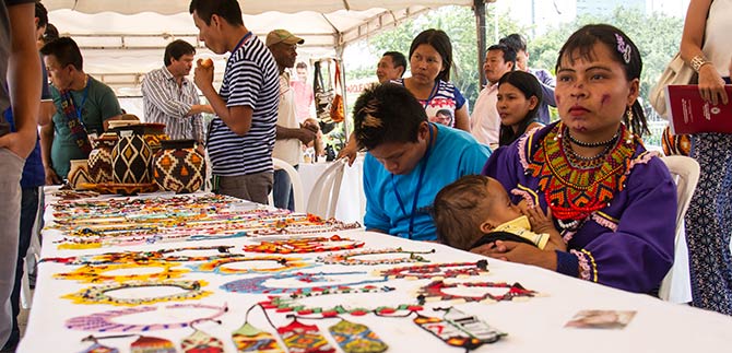 Con muestras art�sticas y artesan�as, v�ctimas conmemoraron su d�a