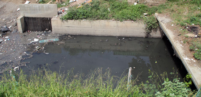 Llamado a la comunidad: sumideros reciben m�s de cien toneladas de basura diaria