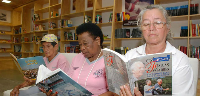 Celebraci�n de la Madre prosigue en la Biblioteca del Deporte y la Recreaci�n