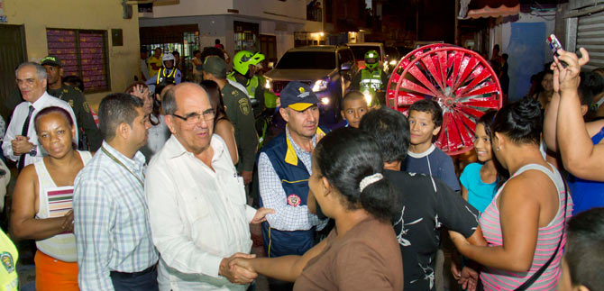 Administraci�n Municipal entreg� nueva iluminaci�n del barrio El Vergel