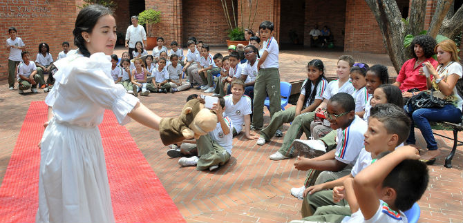 Recre-arte en la Bilbioteca Infantil es un juego de ni�os