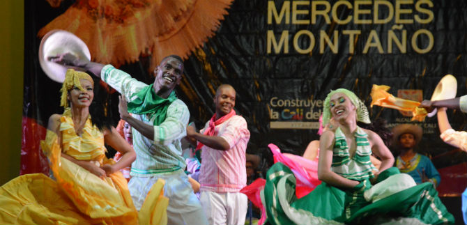 Cali vive la fiesta del folclor, con el Mercedes Monta�o