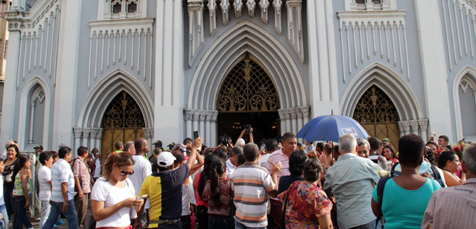 Alcald�a y comunidad del jarill�n dialogan despu�s del desalojo de la Iglesia La Ermita