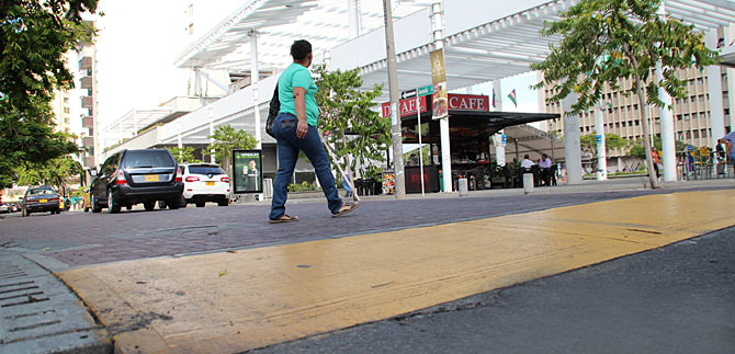 Tr�nsito da alternativa a conductores, por peatonales del CAM