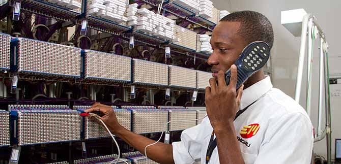 Emcali mejora instalaci�n de telecomunicaciones; 25 % se hacen al otro d�a