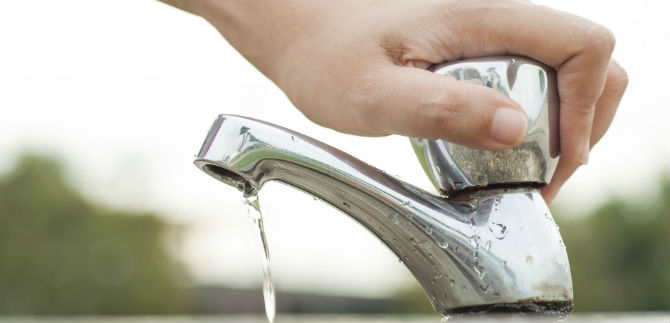 Alcalde Armitage reitera llamado a ahorrar agua, ante bajos niveles de r�os