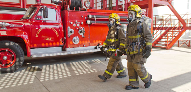 Joven bombero nacido en los TIOS, pone el coraz�n al servicio de los dem�s sin esperar recompensa alguna