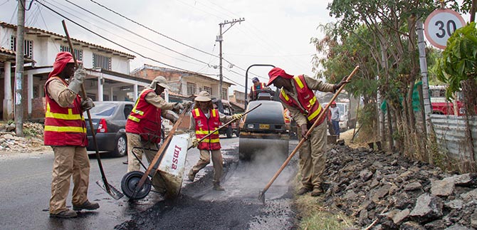 Programa de bacheo avanza a toda m�quina en este 2016