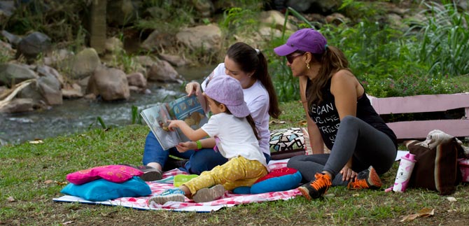 La Familia cale�a se va de PicNic Literario