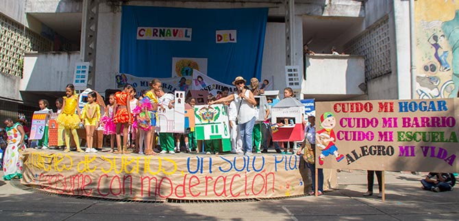 Instituci�n educativa Evaristo Garc�a celebr� Carnaval del Medio Ambiente