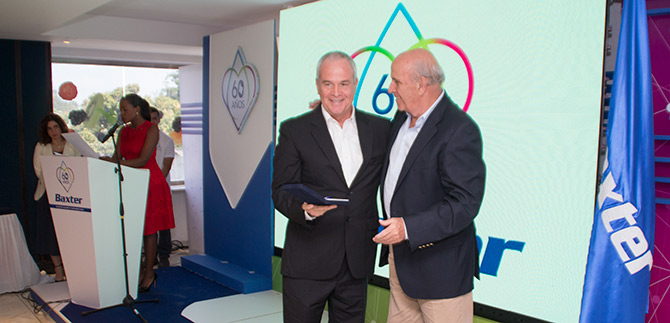 Alcald�a  confiri� Medalla al M�rito C�vico a Laboratorios Baxter