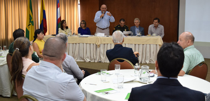 Comerciantes acogieron iniciativa de instalaci�n de bot�n de alerta