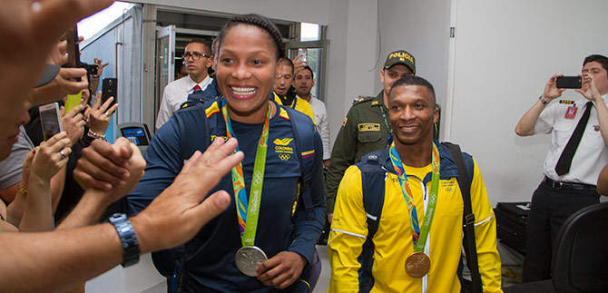 Y llegaron a Cali los medallistas Ol�mpicos Yury Alvear y Oscar Figueroa