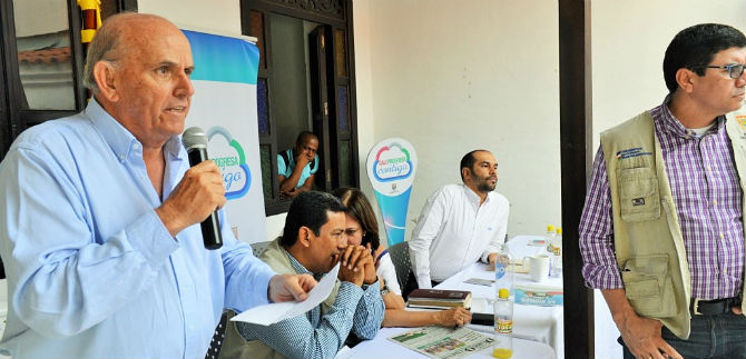 Alcalde Armitage reitera compromiso con los residentes del �rea de renovaci�n urbana