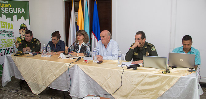 Alcald�a establece compromisos concretos para mejorar seguridad en la comuna 12