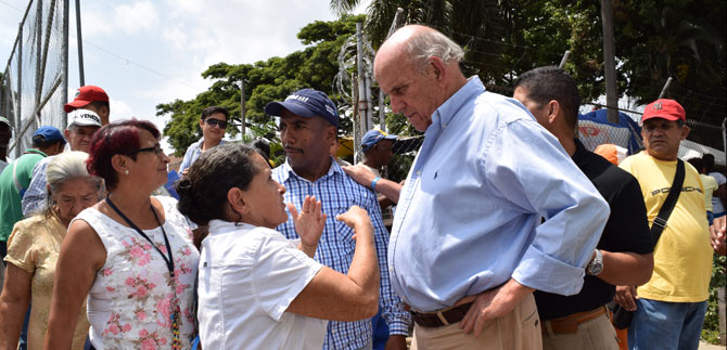 Habitantes de la comuna 15  preparados para reunirse con Maurice Armitage