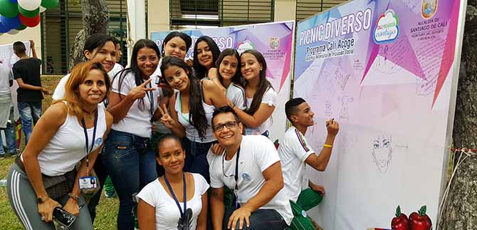 Total �xito en el primer picnic diverso del programa Cali Acoge