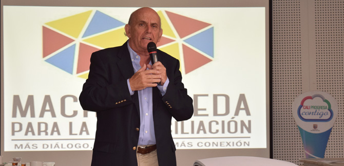 Llega la Macrorrueda de la Reconciliaci�n con 320 proyectos productivos y un gur� de India