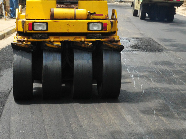 Pavimentaci�n en el puente vehicular de la cra. 70 con Autopista Suroriental