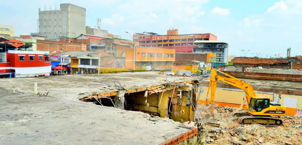 Avanzan las demoliciones en el �rea de renovaci�n urbana