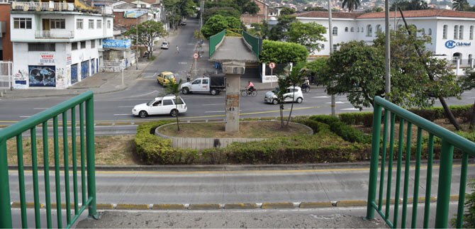 Avanza proceso para restauraci�n del puente peatonal frente al hospital infantil Club Noel