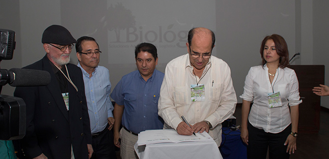 Alcalde de Cali insta por esfuerzos para proteger el medio ambiente y el recurso h�drico