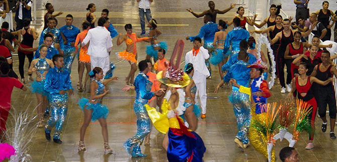 1200 bailarines ajustan sus �ltimos pasos para el Sals�dromo, en la Feria de Cali