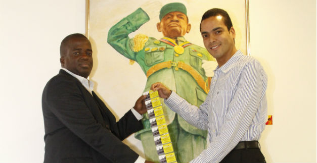 Con tarjetas del M�O apoyan trabajo de mesa de concertaci�n de poblaci�n afro