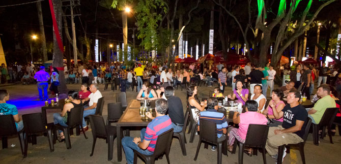 Cale�os disfrutaron de las Tascas y de la Carpa Bar Blanco