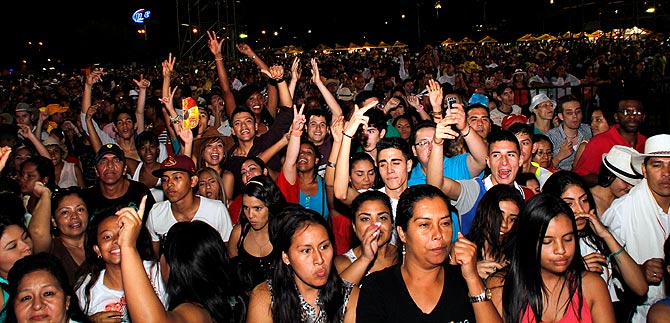 Cale�os disfrutan de una feria incluyente