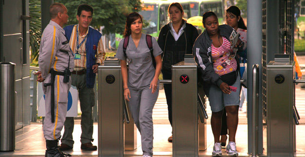 Cinco rutas del M�O restablecer�n servicio