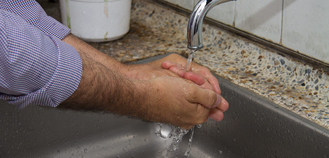 Abec� para el ahorro del agua durante los d�as del corte del suministro, en el sur de Cali