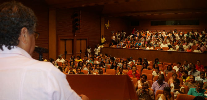 Amplia agenda se cumpli� en segundo d�a de la V Semana de la Educaci�n