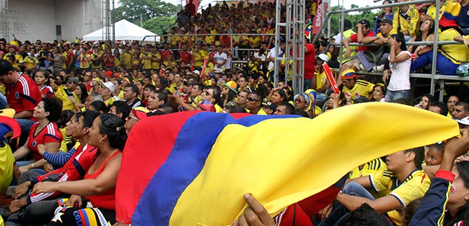 Plazoleta del CAM alberg� a mil hinchas de la tricolor