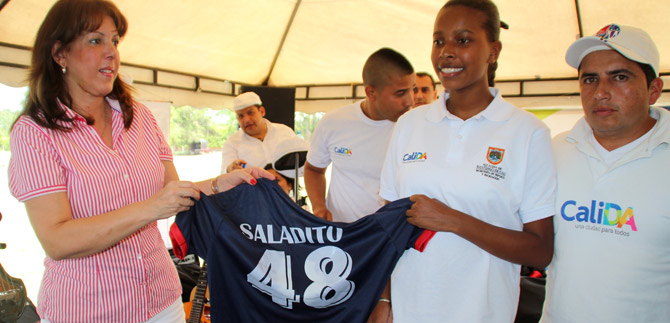 Convivencia pac�fica y valores ya juegan en las comunas 11, 15 y 18, en el ciclo deportivo municipal