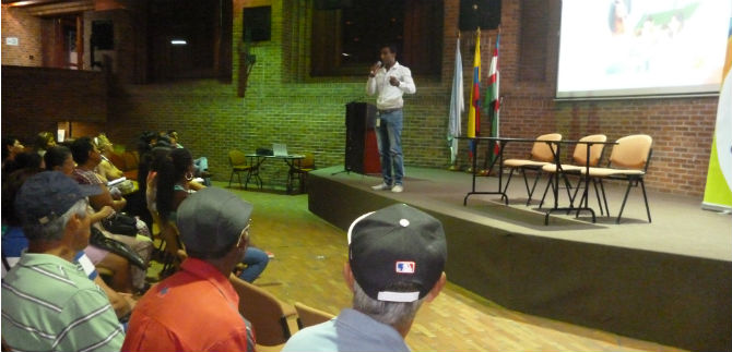 Orientan en convivencia a �ltimas familias reubicadas en Llano Verde