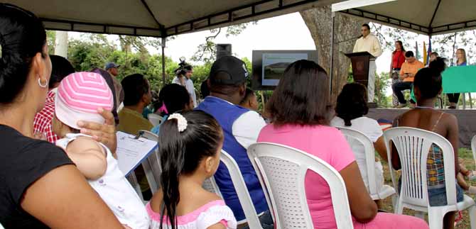 Participan a la comunidad pormenores de la construcci�n de colegio en Llano Verde