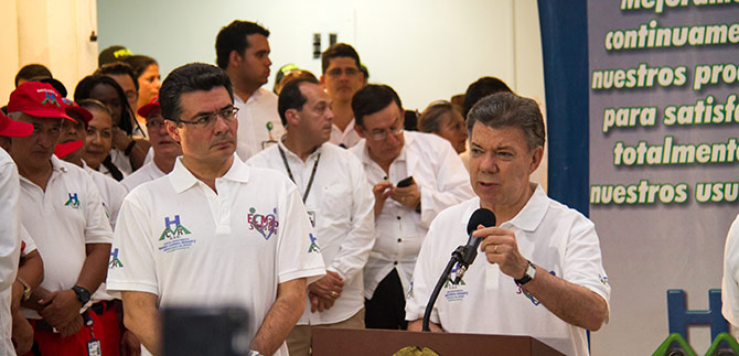 Presidente anuncia recursos para educaci�n y Hospital Mario Correa Rengifo