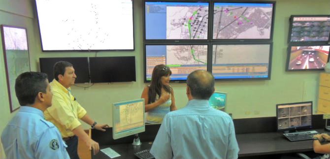 Secretar�a de Movilidad de Medell�n conoce la primera motov�a del pa�s en Cali