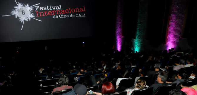 Cale�os dieron masiva bienvenida al Festival de Cine Internacional