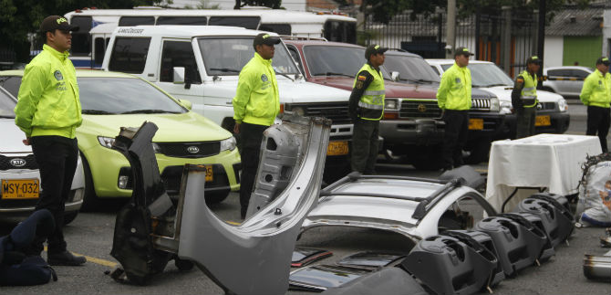 Polic�a desmantela desguazadero y recupera veh�culos hurtados bajo modalidad de halado