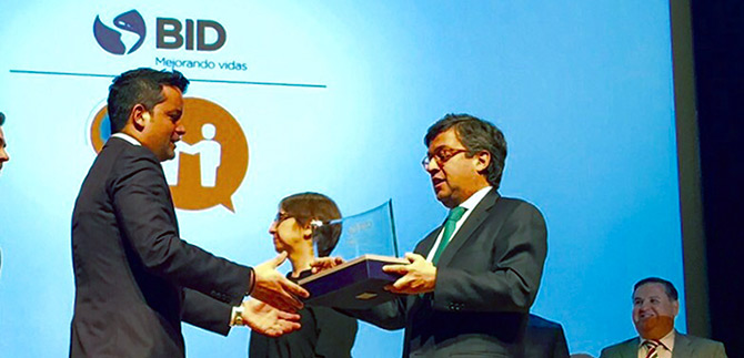 Alcald�a de Cali recibi� Premio Gobernarte en Washington de parte del BID