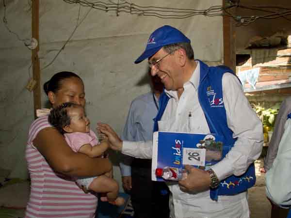 El presidente Santos, con empresarios y la Alcald�a buscan articularse para superar la pobreza extrema