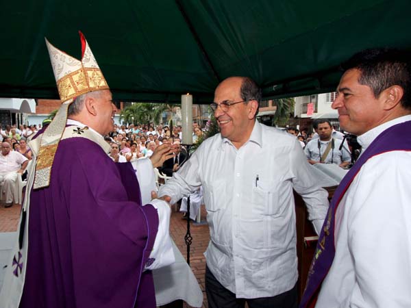 �CaliDA oportunidades en educaci�n y prevenci�n de violencia a la Comuna 13; que los j�venes rindan homenaje a monse�or Duarte�